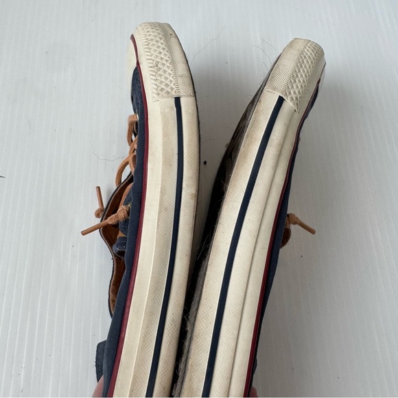 Converse Dark Blue and Beige Sneakers - Picture 6 of 9